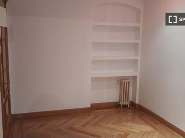 Habitación en piso compartido en alquiler en Cortés