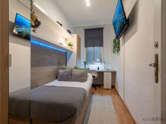 Habitación en piso compartido en alquiler en Cortes, Madrid
