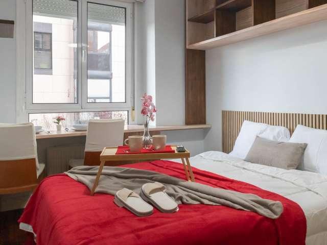 Habitación en piso compartido en alquiler en Costillares, Madrid