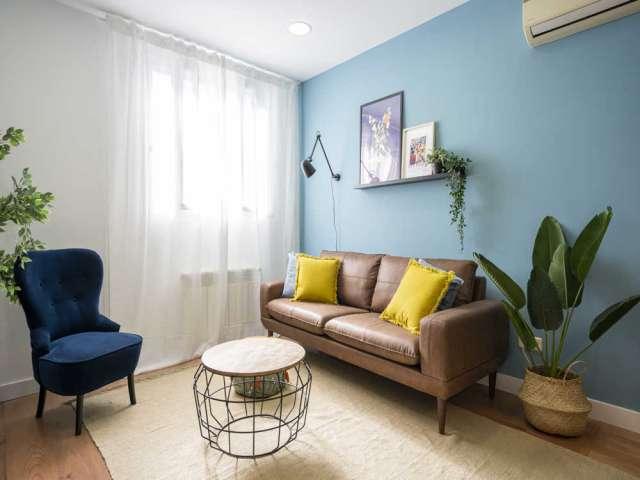 Habitación en un piso compartido de 12 habitaciones en Cuatro Caminos