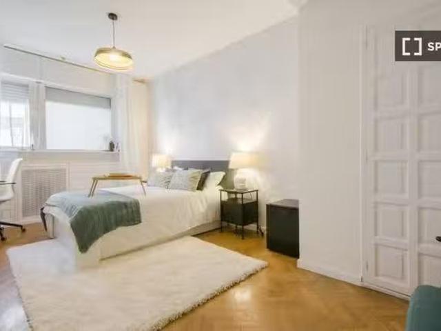 Habitación en piso compartido en alquiler en Cuatro Caminos, M.
