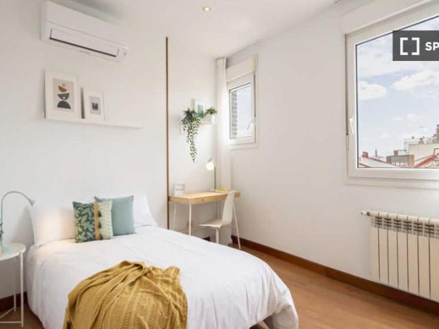 Habitación en piso compartido en alquiler en Cuatro Caminos, Madrid
