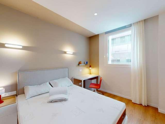 Habitación en piso compartido en alquiler en Cuatro Caminos, Madrid