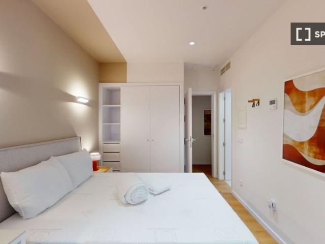 Habitación en piso compartido en alquiler en Cuatro Caminos, Madrid