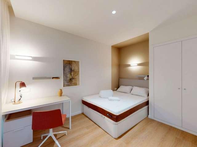 Habitación en piso compartido en alquiler en Cuatro Caminos, Madrid