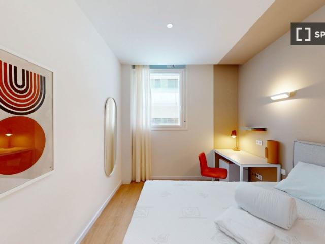 Habitación en piso compartido en alquiler en Cuatro Caminos, Madrid