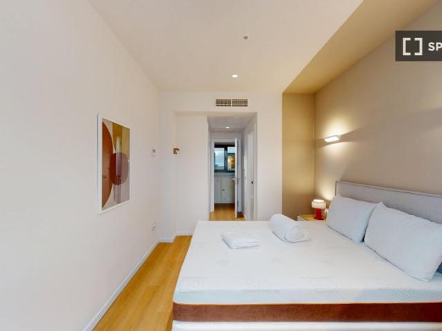 Habitación en piso compartido en alquiler en Cuatro Caminos, Madrid