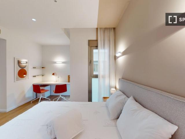 Habitación en piso compartido en alquiler en Cuatro Caminos, Madrid