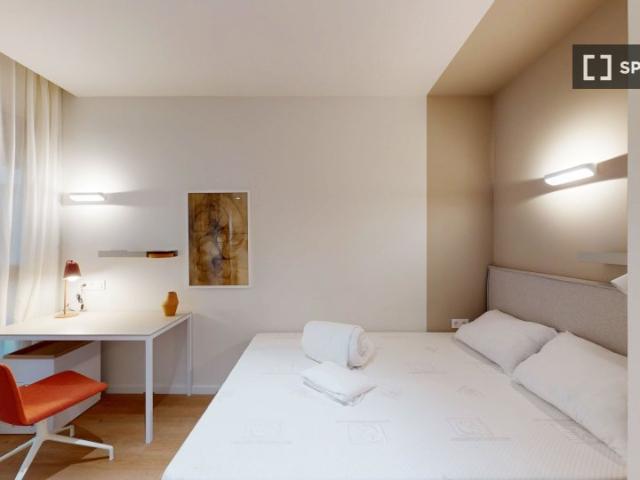 Habitación en piso compartido en alquiler en Cuatro Caminos, Madrid