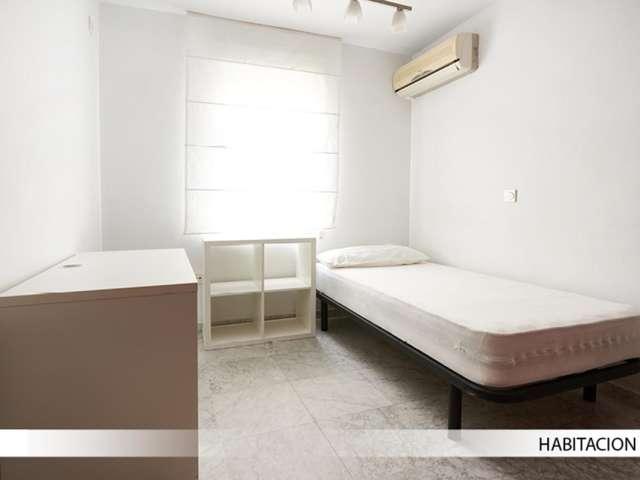 Habitación en piso compartido en alquiler en El Tardón, Sevilla
