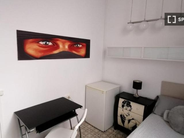 Habitación en piso de 8 habitaciones en alquiler en El Fort Pienc, Barcelona