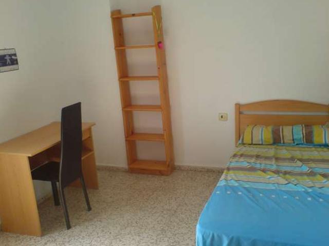 Habitación en piso compartido en alquiler en El Molinillo, Málaga