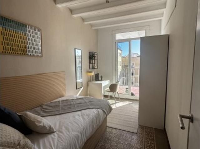 Habitación en piso compartido en alquiler en El Raval, Barcelona