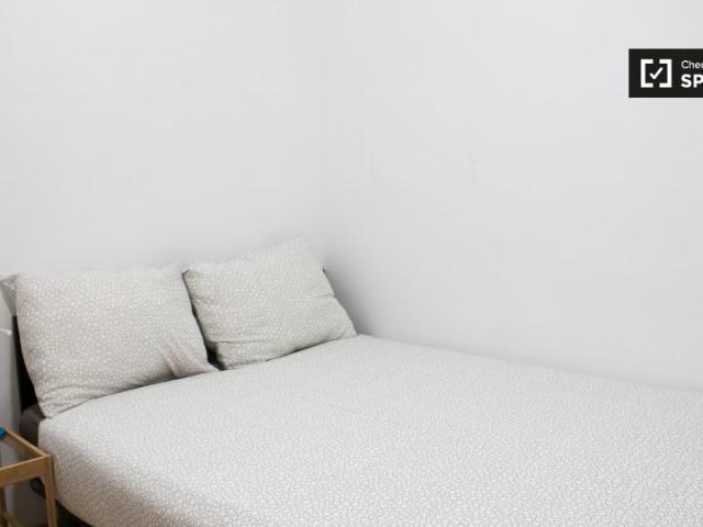 Habitación en piso compartido en alquiler en El Raval, Barcelona