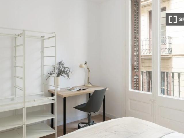 Habitación en piso compartido en alquiler en El Raval, Barcelona