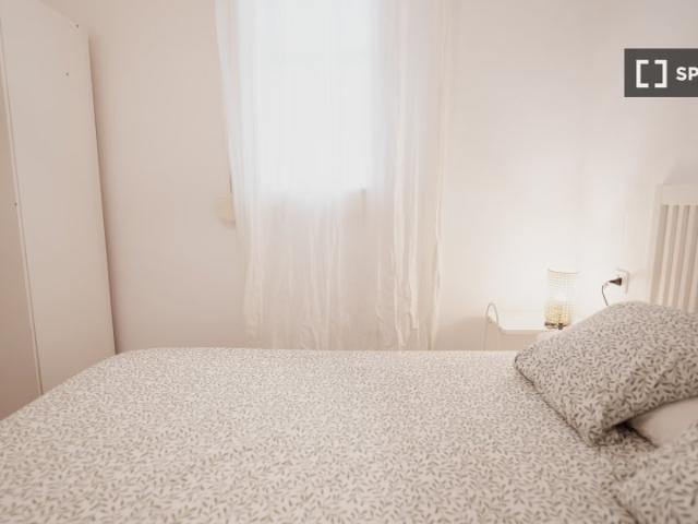Habitación en piso compartido en alquiler en El Raval, Barcelona