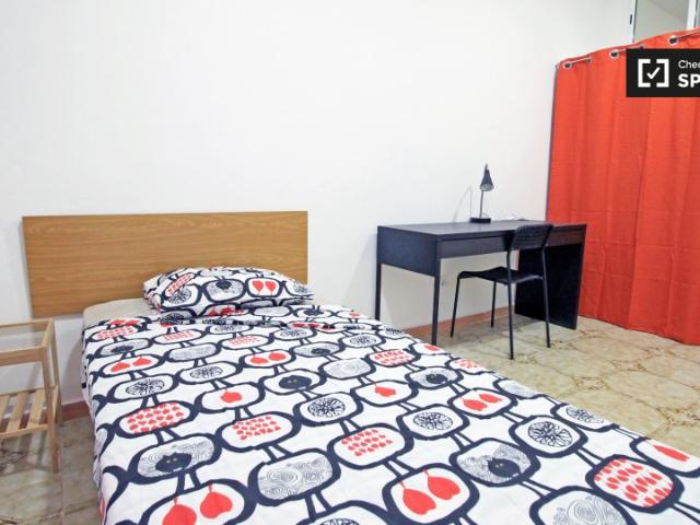 Habitación en piso compartido en alquiler en El Raval, Barcelona