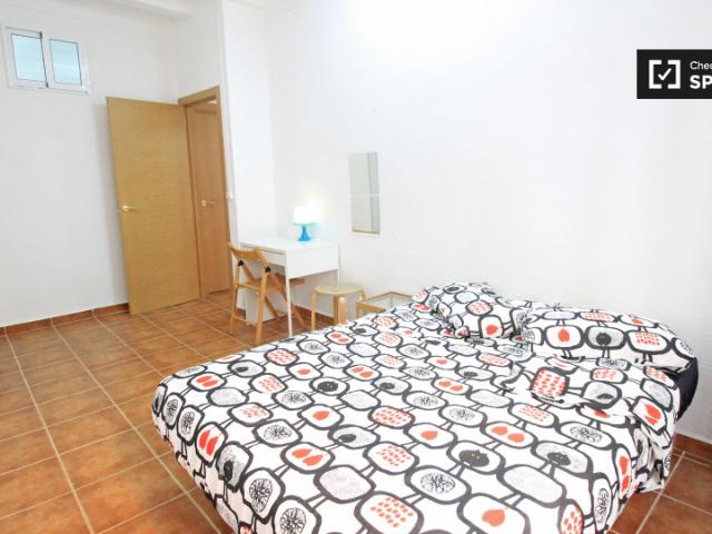 Habitación en piso compartido en alquiler en el Raval, Barcelona