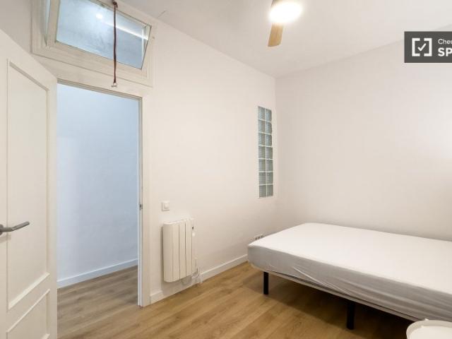 Habitación en piso compartido en alquiler en El Raval, Barcelona