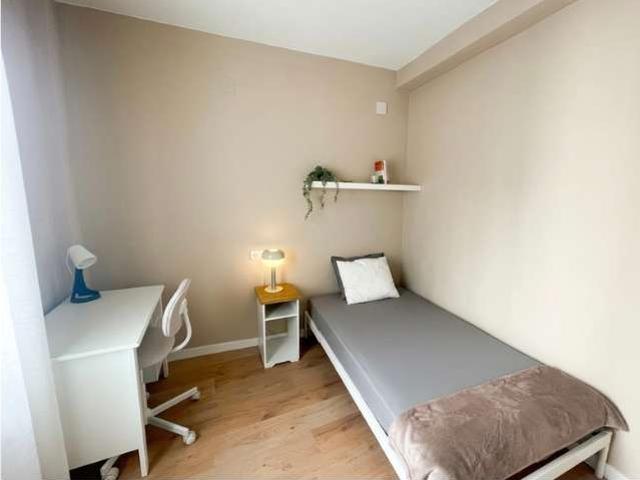 Habitación en piso compartido en alquiler en Elche, Alicante