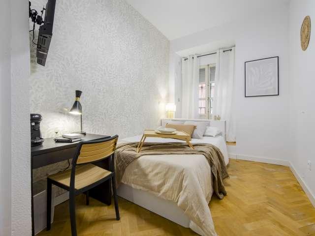 Habitación en piso compartido en alquiler en Embajadores, Madrid