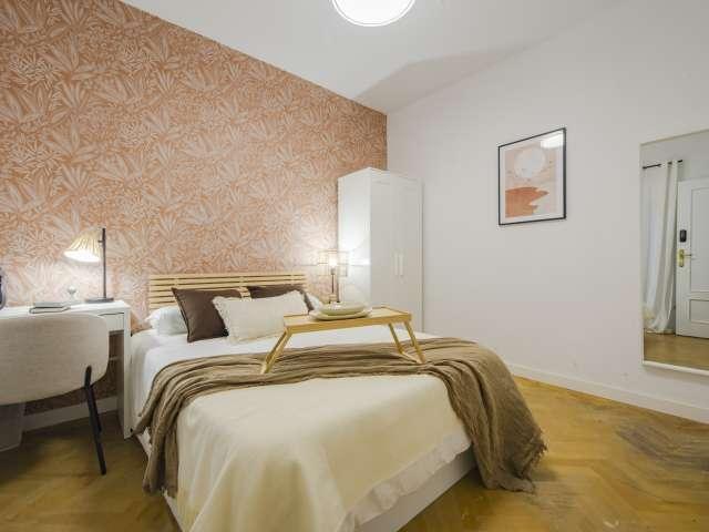 Habitación en piso compartido en alquiler en Embajadores, Madrid