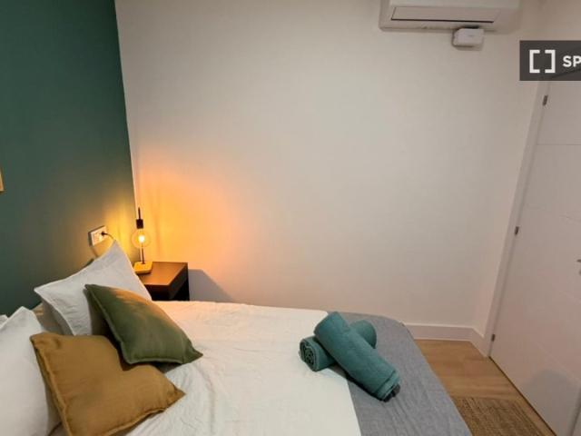 Habitación en piso compartido en alquiler en Embajadores, Madrid