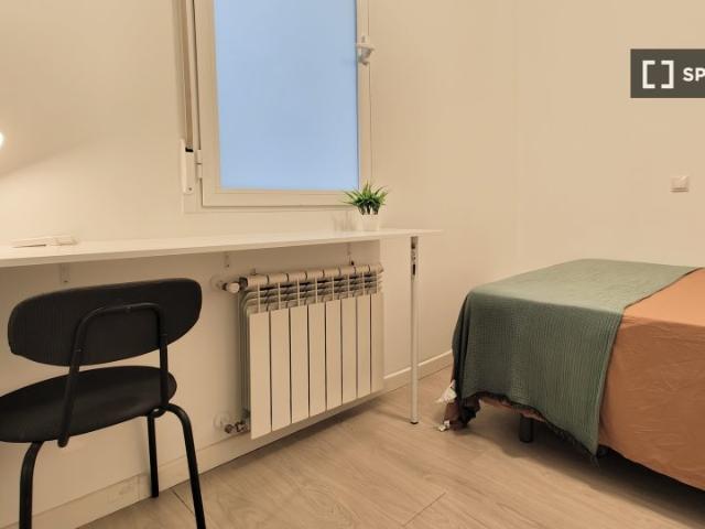 Habitación en piso compartido en alquiler en Embajadores, Madrid