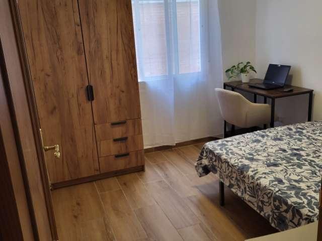 Habitación en piso compartido en alquiler en Embajadores, Madrid