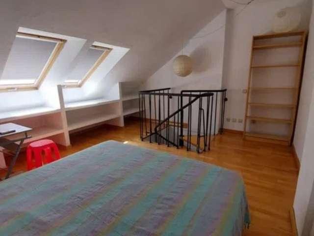 Habitación en piso compartido en alquiler en Embajadores, Madrid