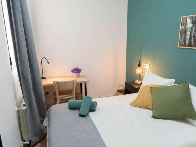 Habitación en piso compartido en alquiler en Embajadores, Madrid