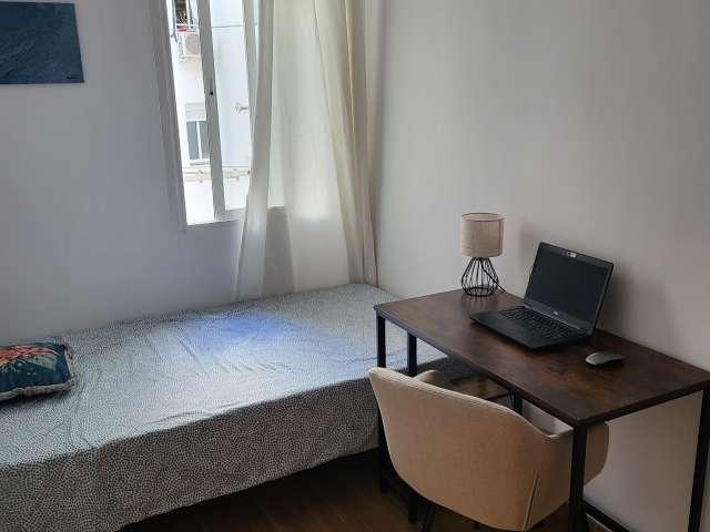 Habitación en piso compartido en alquiler en Embajadores, Madrid
