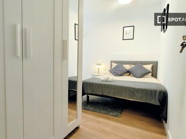 Habitación en piso compartido en Embajadores, Madrid