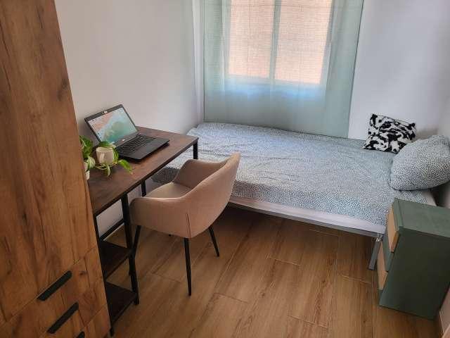 Habitación en piso compartido en alquiler en Embajadores, Madrid
