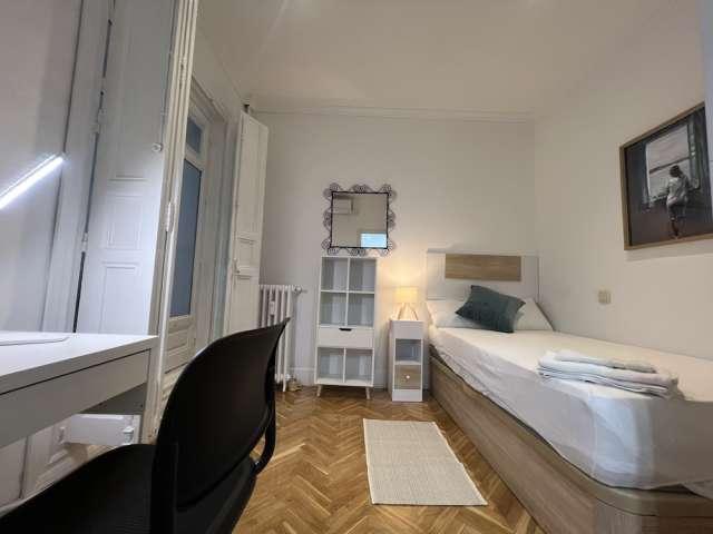 Habitación en piso compartido en alquiler en Embajadores, Madrid