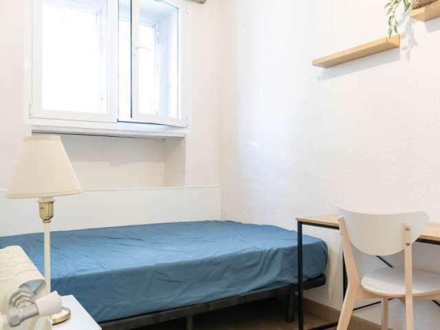 Habitación en piso compartido en alquiler en Fuente del Berro, Madrid