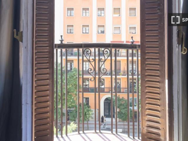 Habitación en piso compartido en alquiler en Goya, Madrid