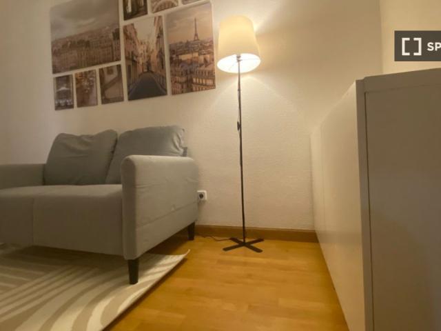 Habitación en piso compartido en alquiler en Hispanoamérica, Madrid