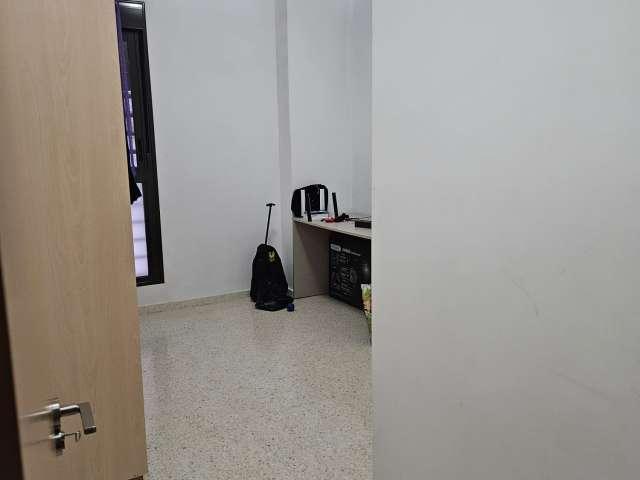 Habitación en piso compartido en alquiler en La Calzada, Sevilla