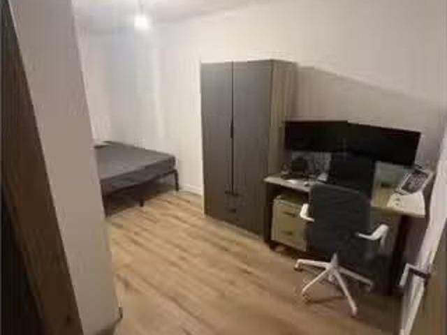 Habitación en piso compartido en alquiler en La Marina de Port.