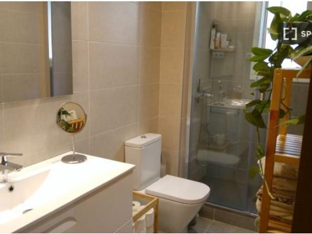 Habitación en piso compartido en alquiler en La Sagrada Família, solo para mujeres