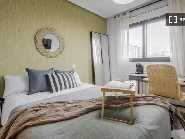 Habitación en piso compartido en alquiler en Legazpi, Madrid