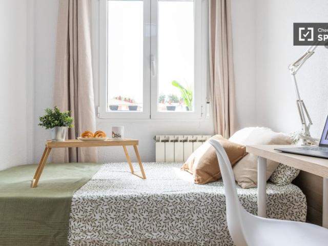 Habitación en alquiler en Los Rosales, Madrid