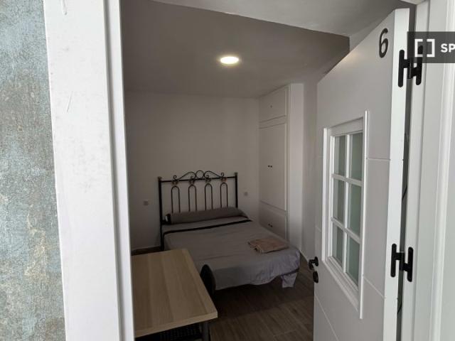 Habitación en piso compartido en alquiler en Mentidero, Cádiz