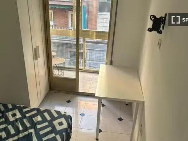 Habitación en piso compartido en alquiler en Moscardó, Madrid