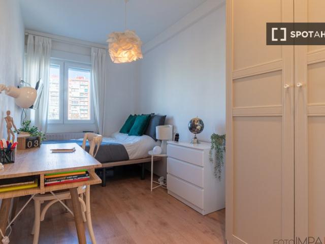 Habitación en piso compartido en alquiler en Moscardó, Madrid