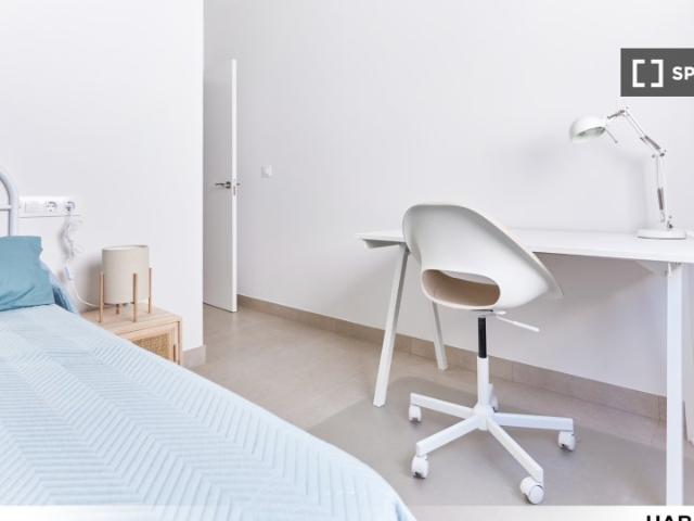 Habitación en piso compartido en alquiler en Nervión, Sevilla