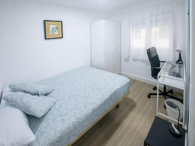 Habitación en piso compartido en alquiler en Nou Moles, Valencia