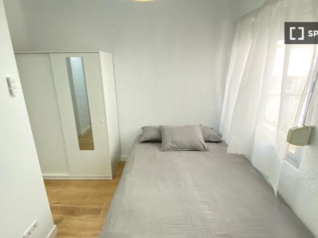 Habitación en piso compartido en alquiler en Numancia, Madrid