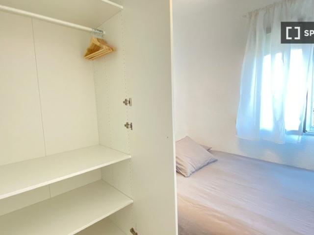 Habitación en piso compartido en alquiler en Numancia, Madrid